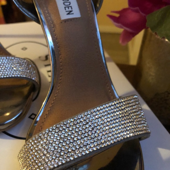 Steve Madden Strappy Sandle with Rhinestones. - Picture 2 of 7